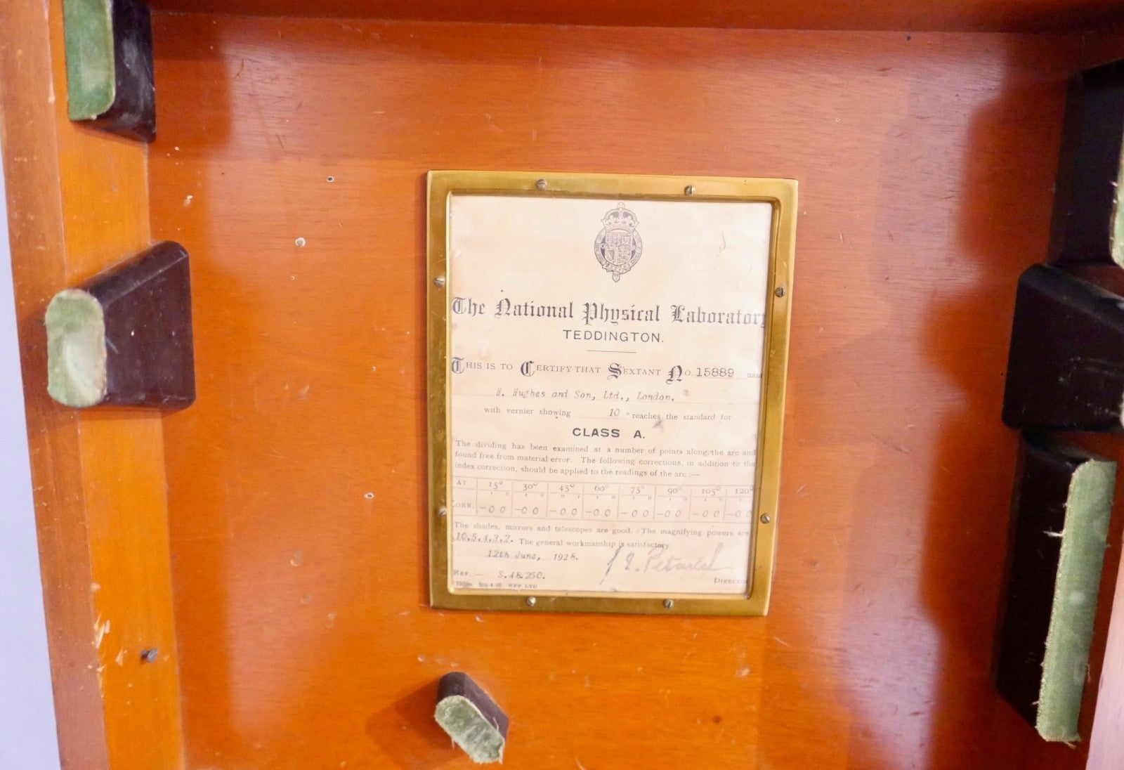 Maritimer Sextant Henry Hughes & Son Ltd NPL Class A von 1928