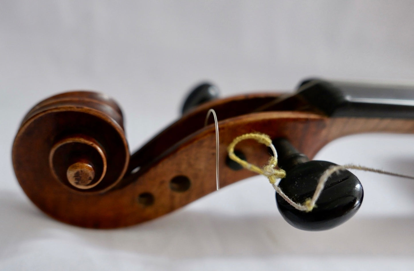 Alte Stradivarius Kopie Geige im Holzkasten mit Bogen & Zubehör Konvolut