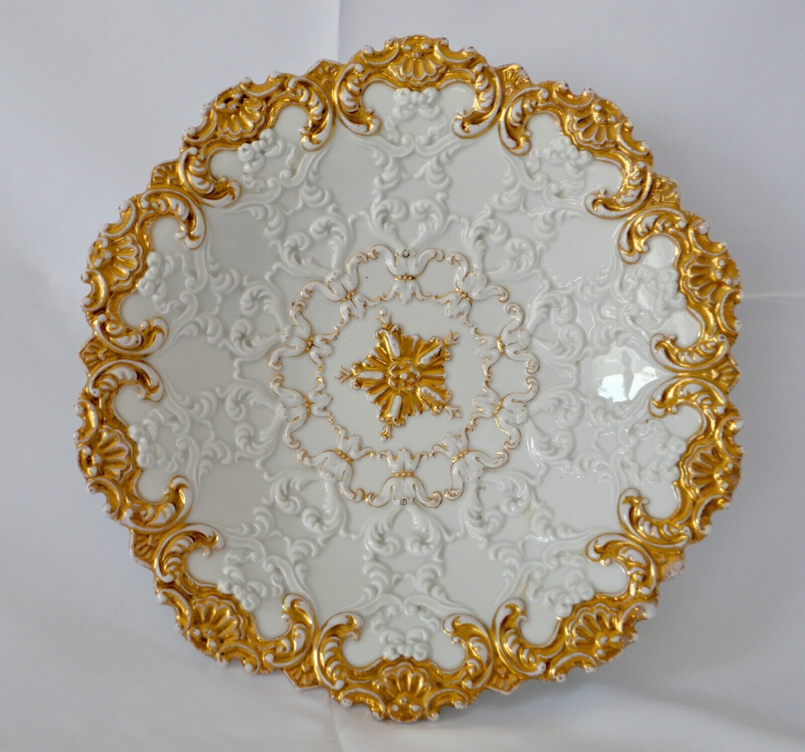 Antiker Meissen Prunk Teller Schale Weiß Goldrelief Staffage Ø 26 cm 19. Jh