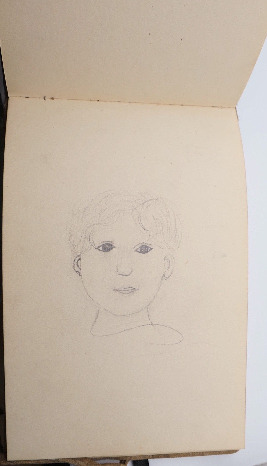 Skizzenbuch mit Tier‑ und Frauenzeichnungen 1939 mit handschriftlichen Gedichten