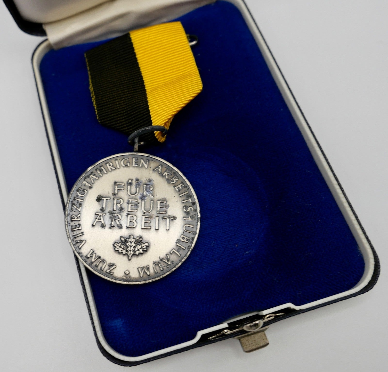 Medaille 800 Silber Baden-Württemberg 40 Jahre FÜR TREUE ARBEIT