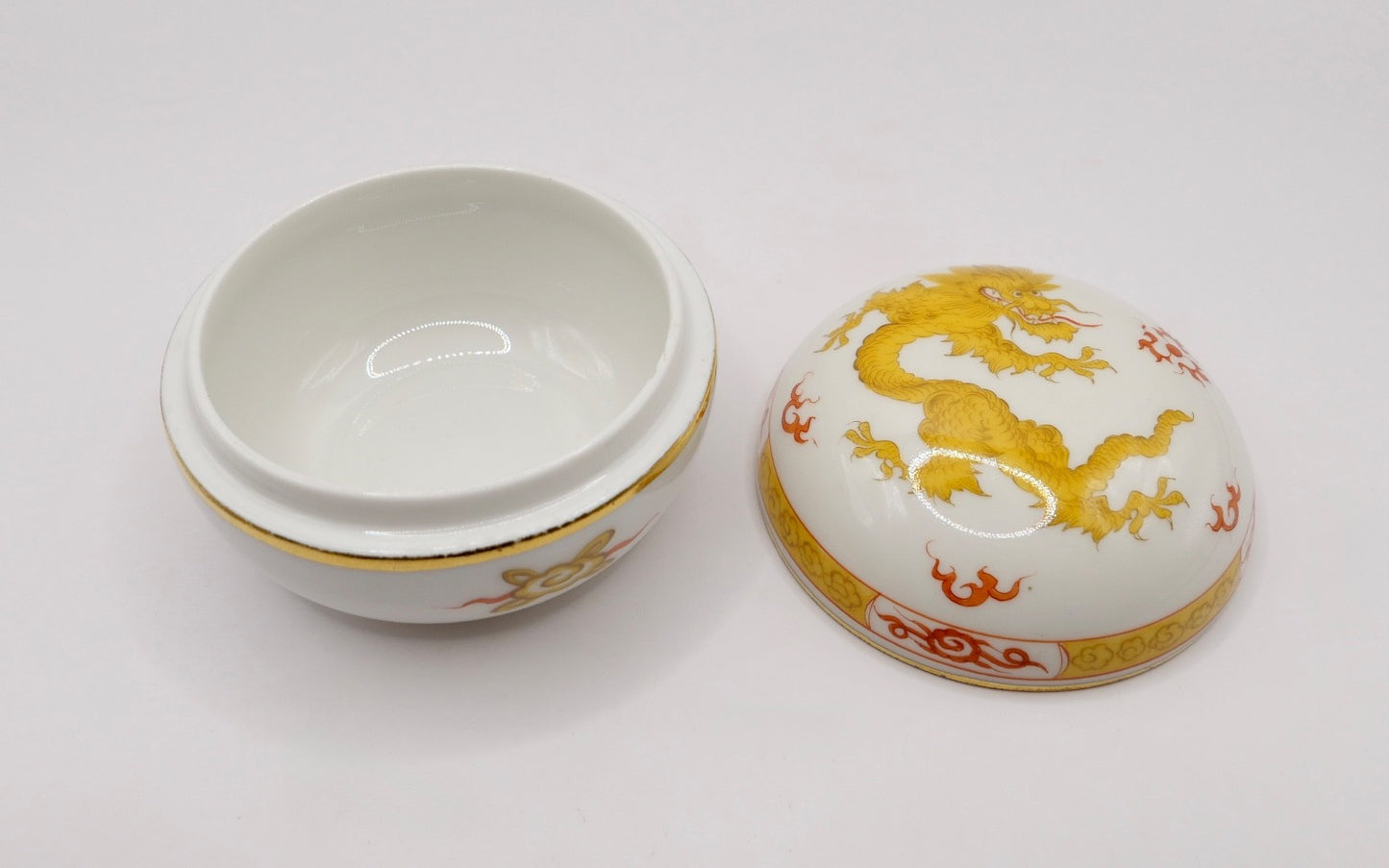 Meissen Deckeldose Zuckerdose reicher gelber Drache Goldrand