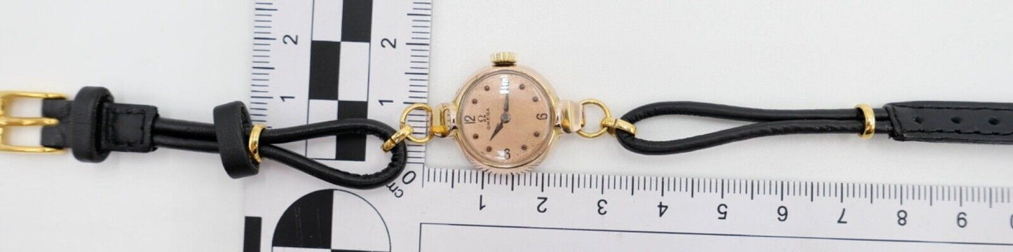 Kleine 1930er Jahre OMEGA Damen Armbanduhr 585 14K Rotgold Handaufzug Ø 18,8mm