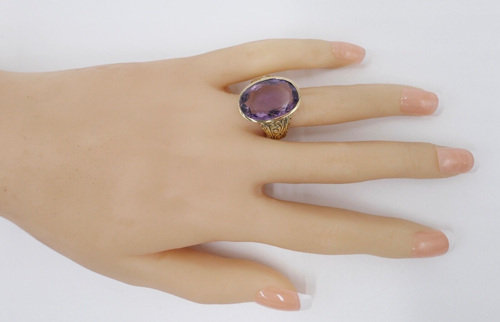 Antiker Jugendstil Damen Gold Ring 9K 375 Gr. 64 mit 14 Ct großem Lila Amethyst