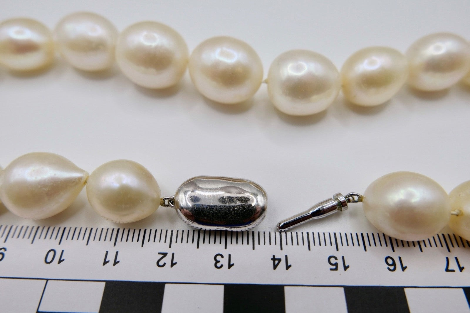 70er Jahre Perlenkette Collier 44 cm Ø 12-15 mm SILVER TOP GSV BOTTOM PAT.P