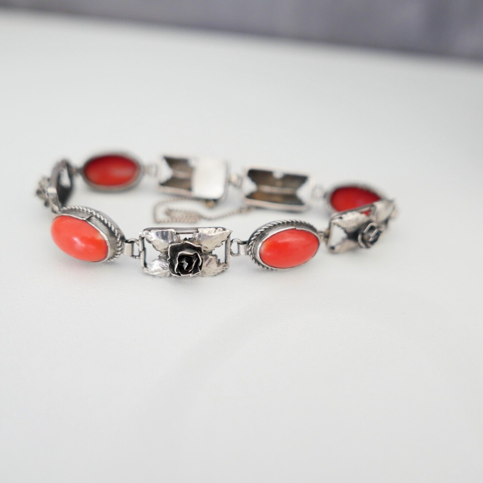 Antikes Korallen Armband coral Bracelet 800 Silber Adler 2 Punze 18 cm Blumen