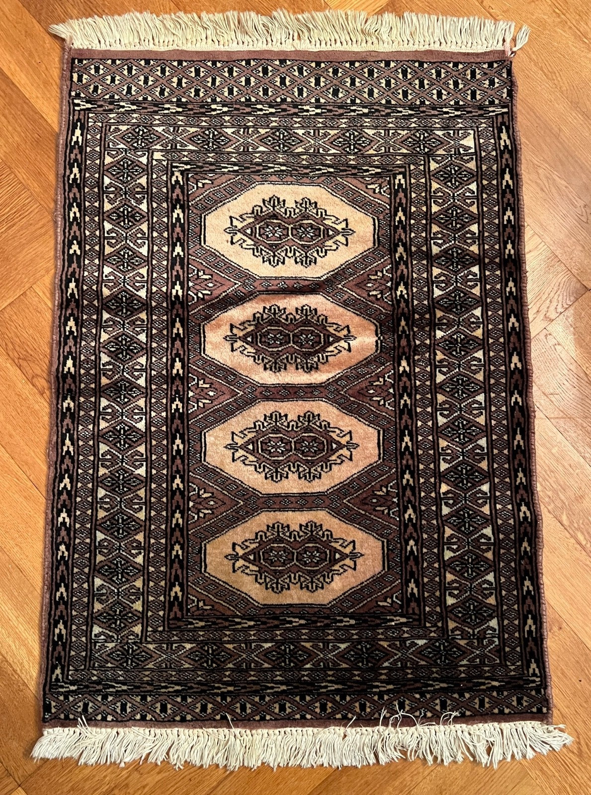 Buchara  Bokhara  alter Orientteppich old carpet 105x86  cm