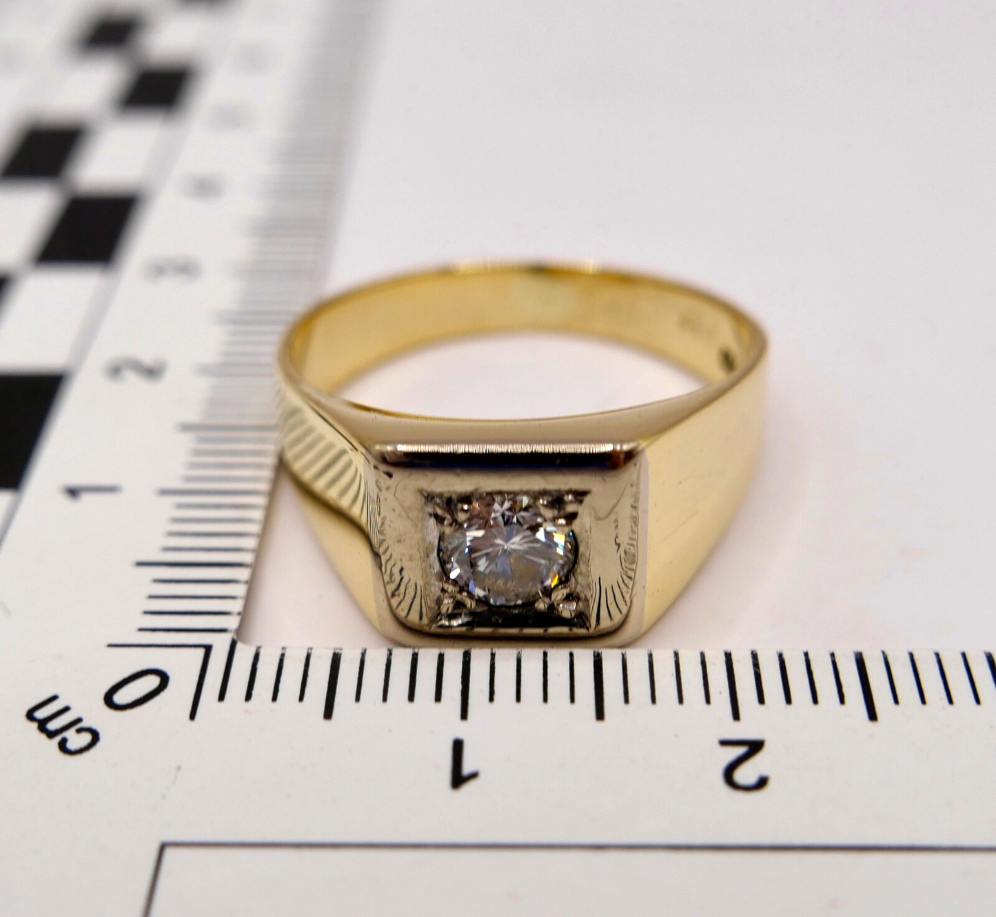 80er Solitär Herren Ring Gelbgold 750 / 18K Gr. 63 Diamant Brillant Jahre 0,52Ct