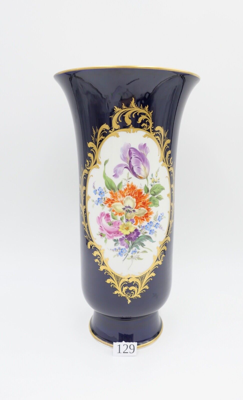 Meissen  342a / 28 große Vase 35,5cm kobaltblau mit Blumenbuket Gold