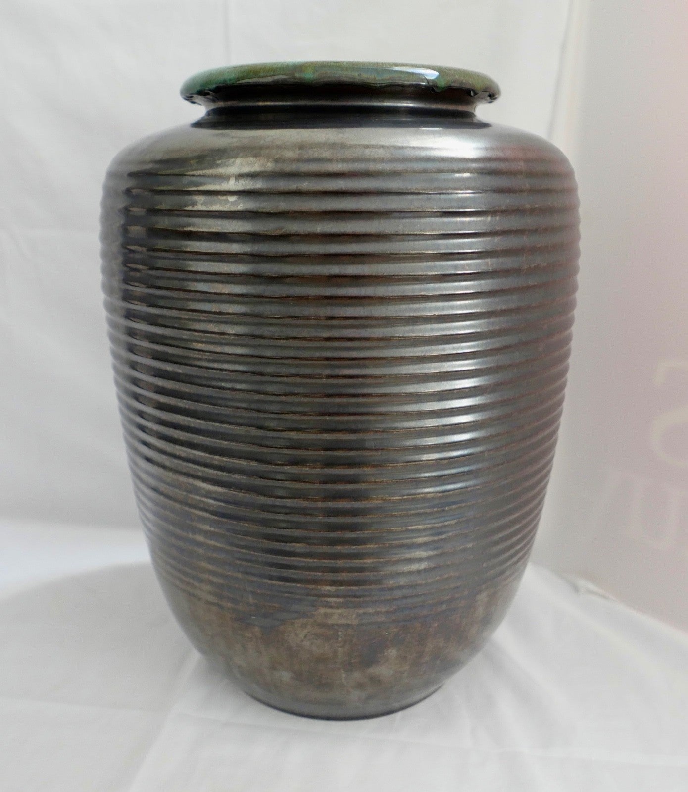 1950-60er Karlsruhe Majolika Keramik Martha Katzer Blumenvase 5510 in Grün 37 cm