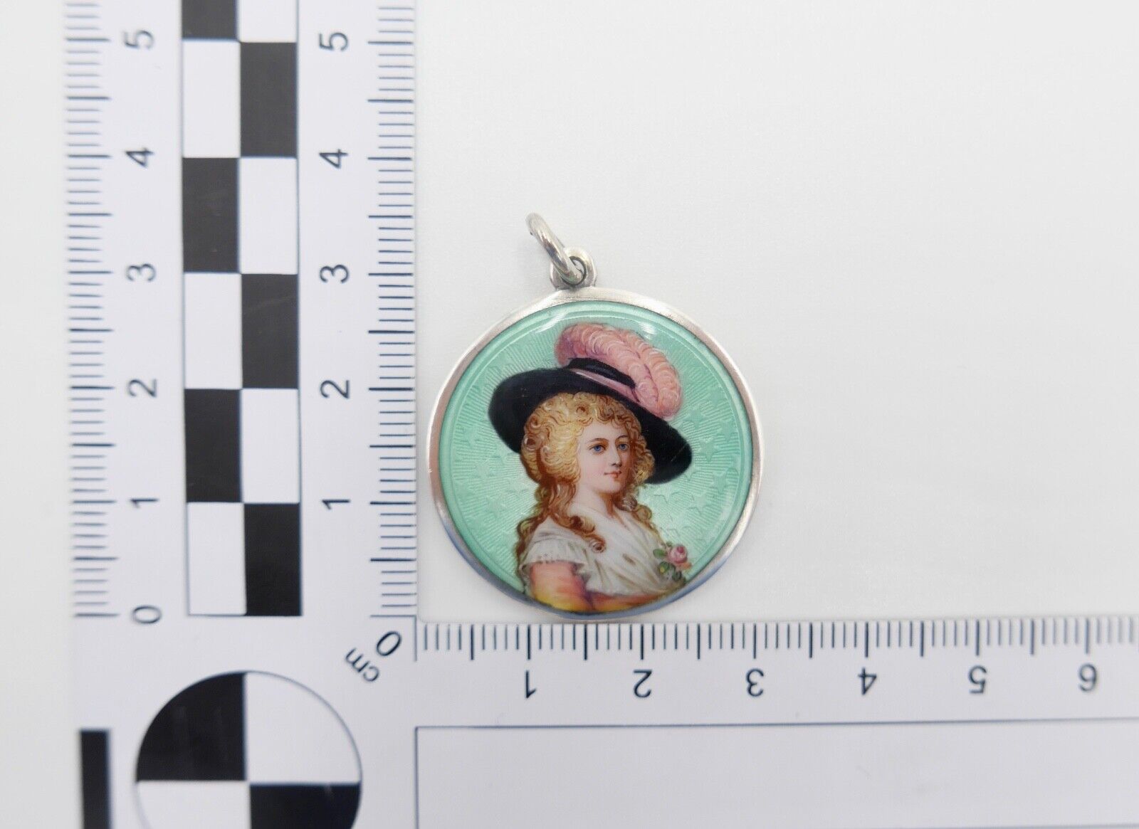 60er Jahre Silber Anhänger SM Ø29mm Emaille Barockfrau mit Hut Miniatur Portrait