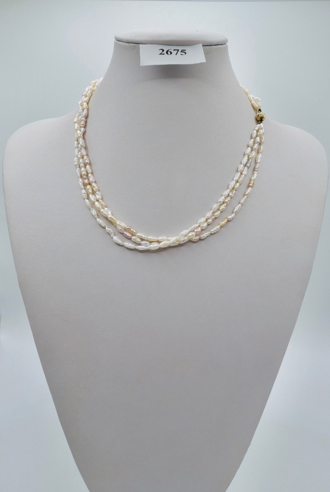 1980er Dreireihige Barockperlenkette Collier mit 750er Gold-Verschluss 41 cm