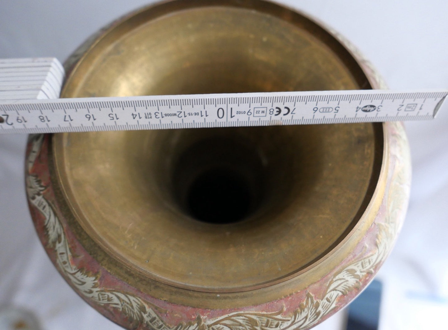 Große Messingvase Emaille Indien Handarbeit Rot Gold Blumendekor Vintage