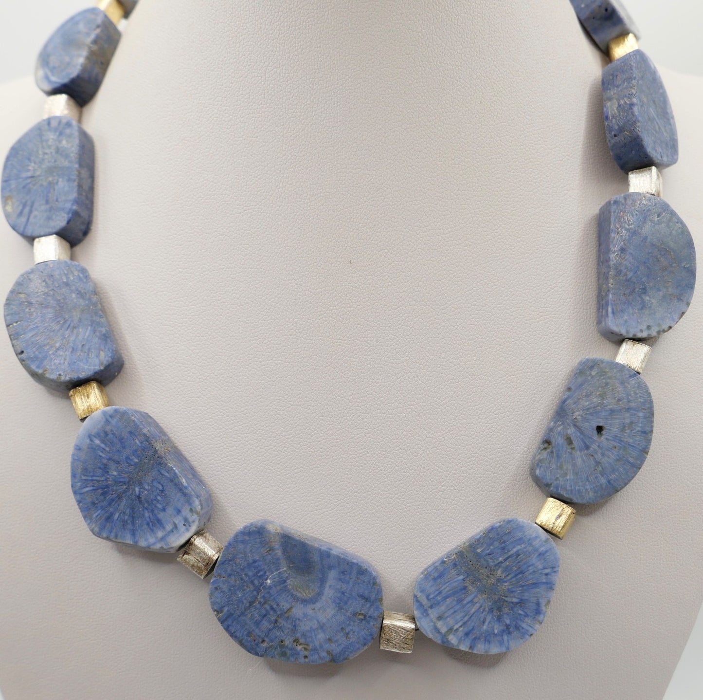 Natürliche blaue Koralle Kette Collier 925 Silber vergoldet Würfel 51 cm