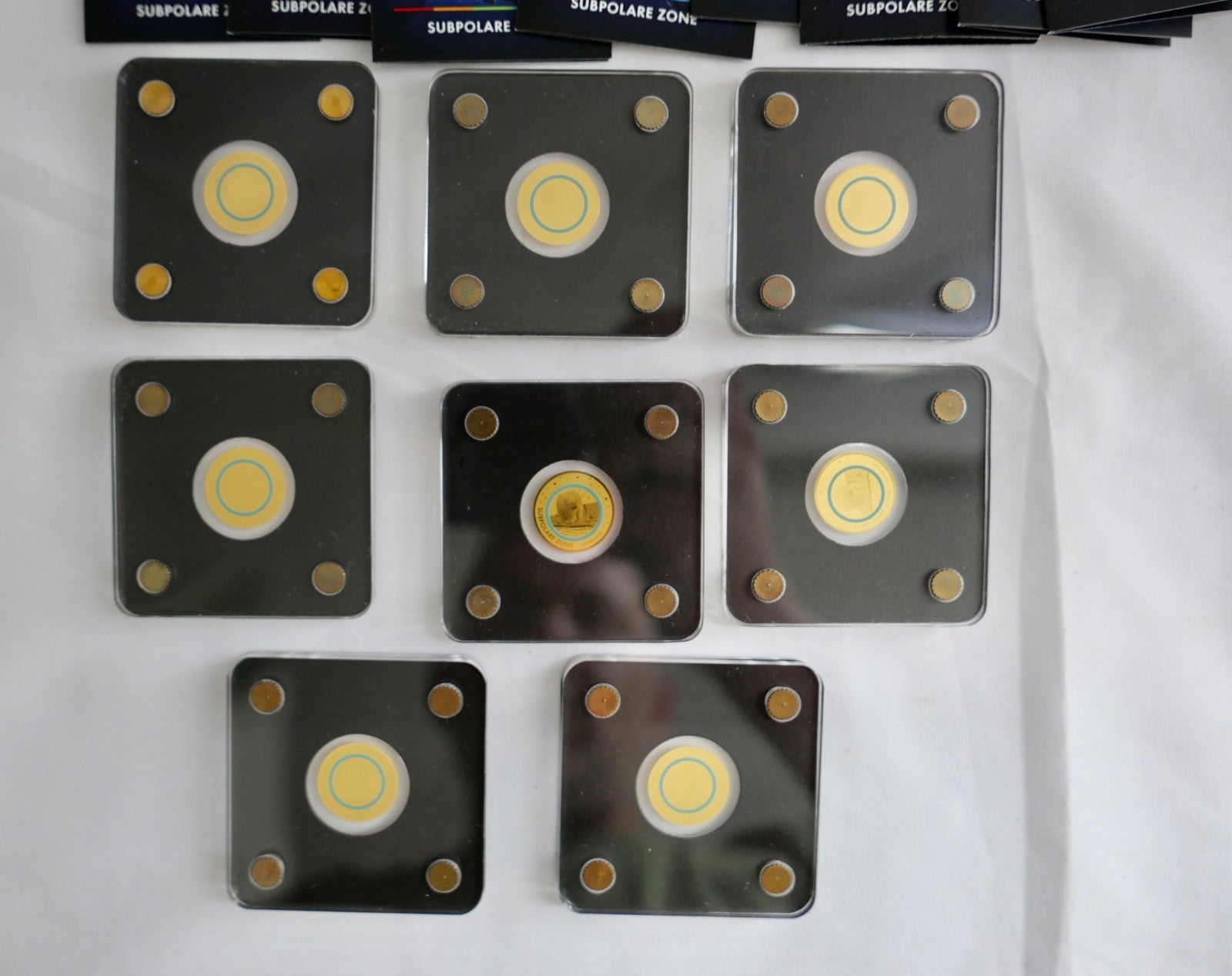 8 x Goldmünzen 3000 Francs 1/500 oz 2020 Subpolare Zone Eisbär