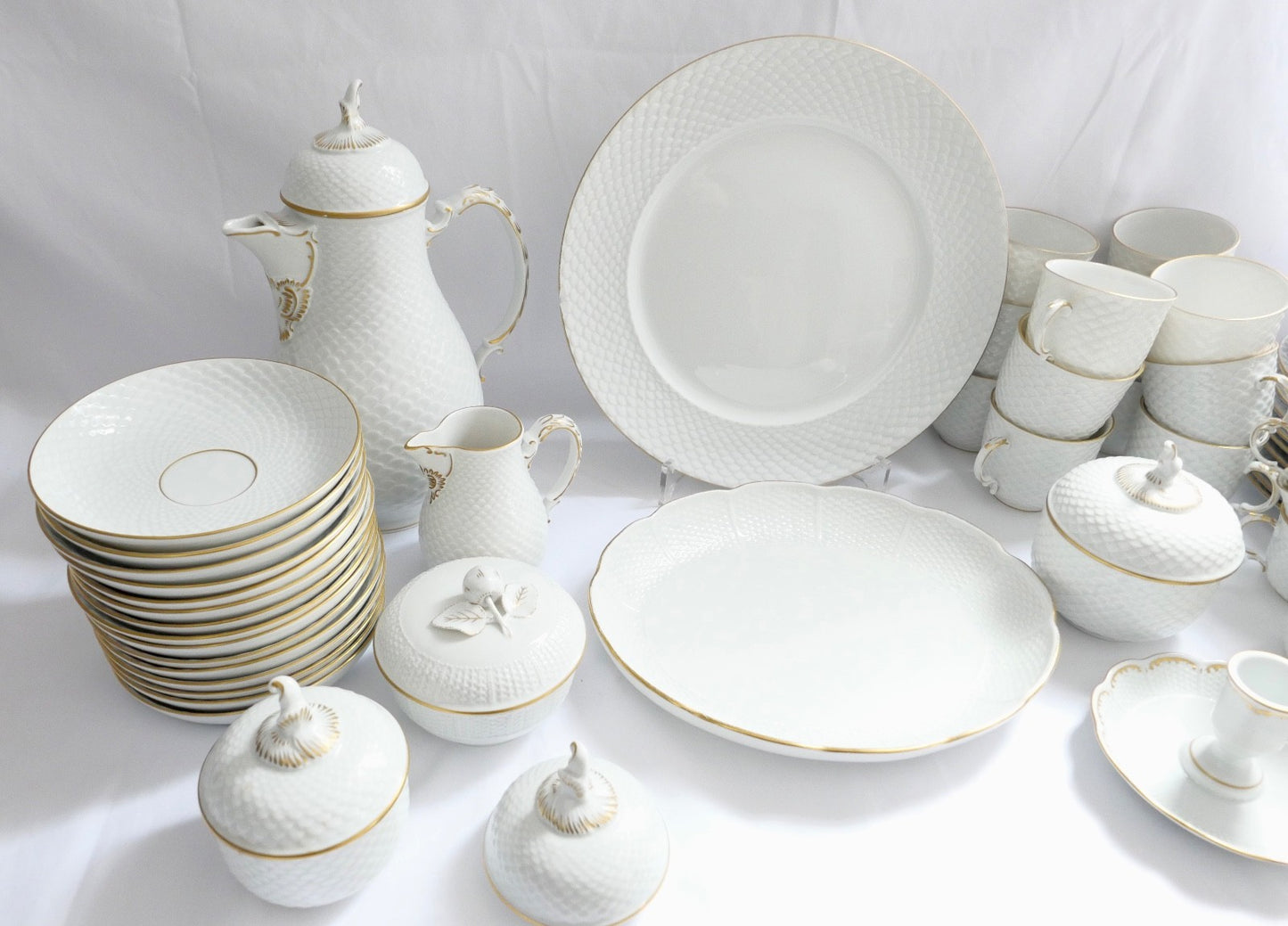 65 Tlg. Ludwigsburg Mokka / Kaffee Service weiß mit Goldrand Schuppenmuster