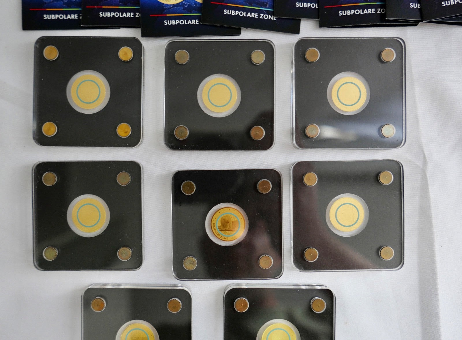 8 x Goldmünzen 3000 Francs 1/500 oz 2020 Subpolare Zone Eisbär
