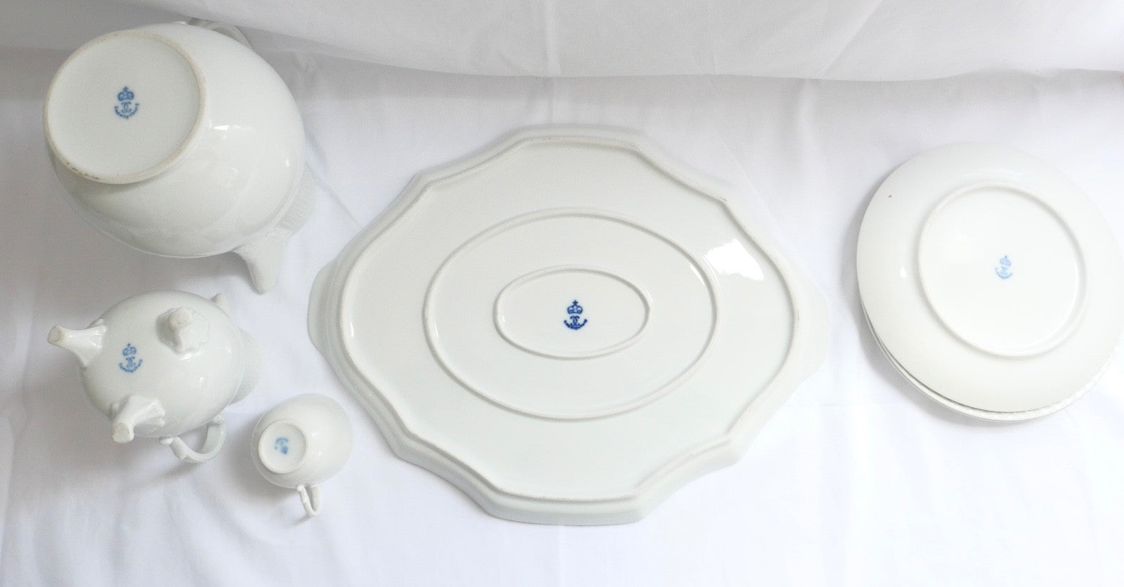 7 Tlg. Ludwigsburg Mokka / Kaffee /  Teilservice weiß Schuppenmuster