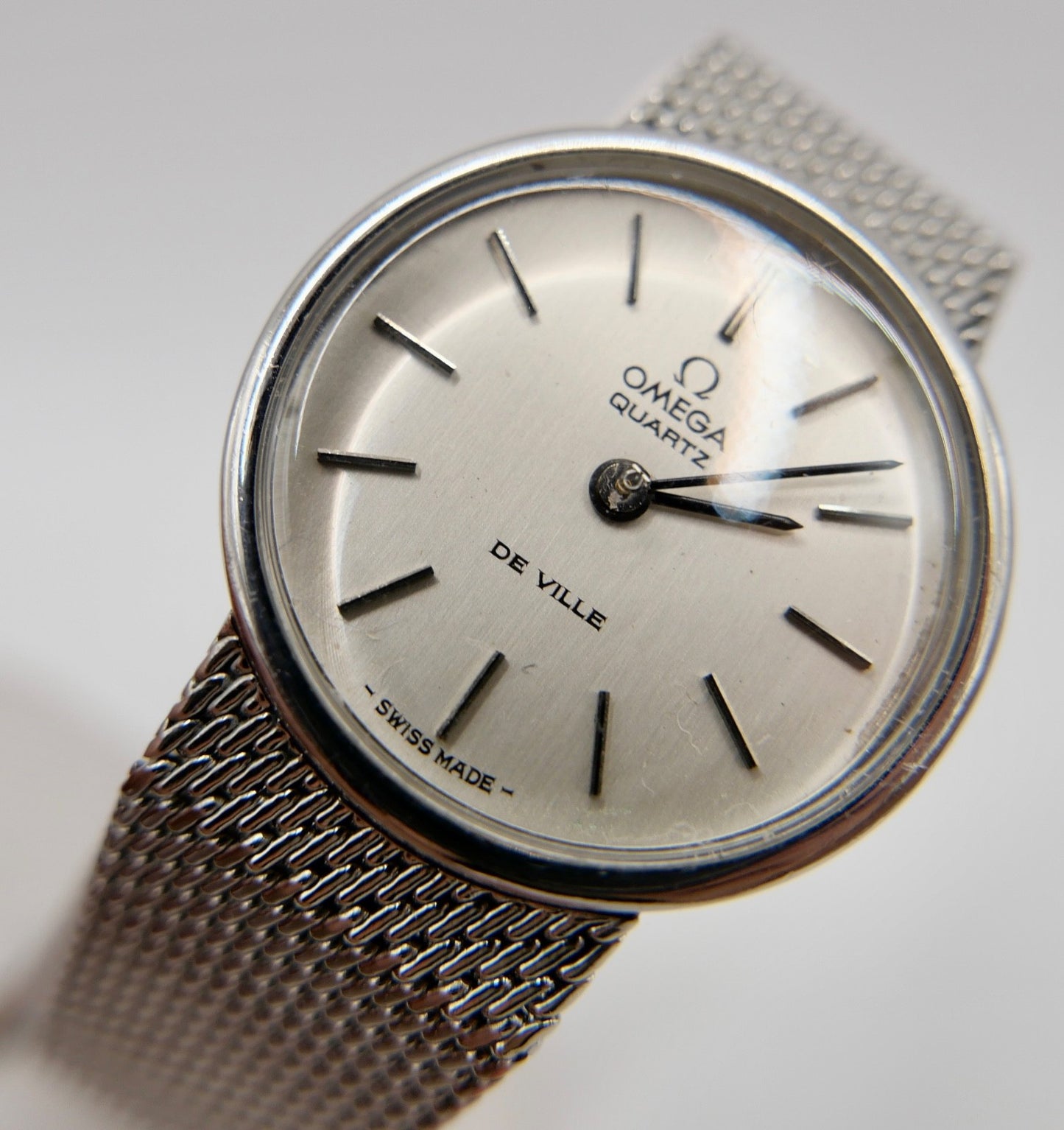 80er Jahre OMEGA De Ville Damenuhr Ref. 591.0012 Quarz 25mm im original Zustand