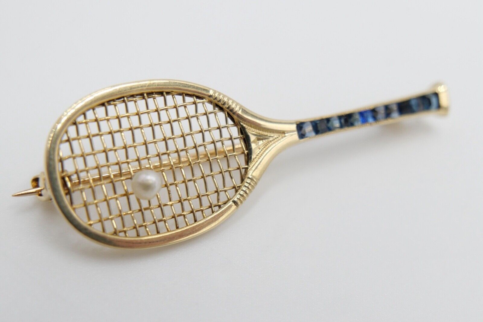 90er Jahre Brosche Tennis Perle Akoya Spinell blau 750 / 18K Stabbrosche 