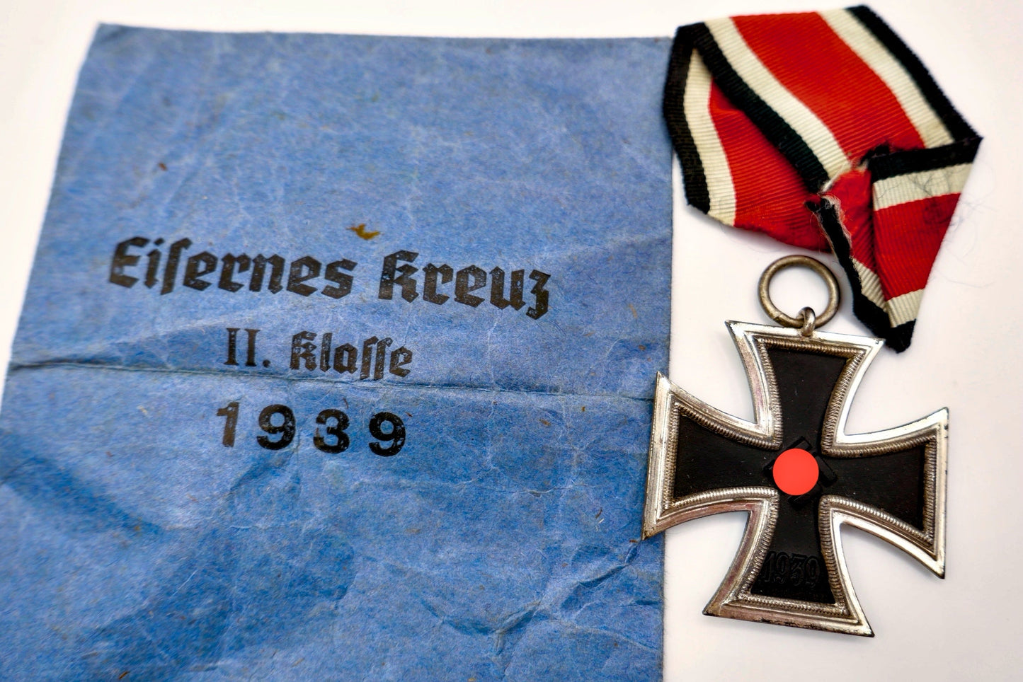 Eisernes Kreuz 2. Klasse 1939 EK2 an Band und Verleihungstüte