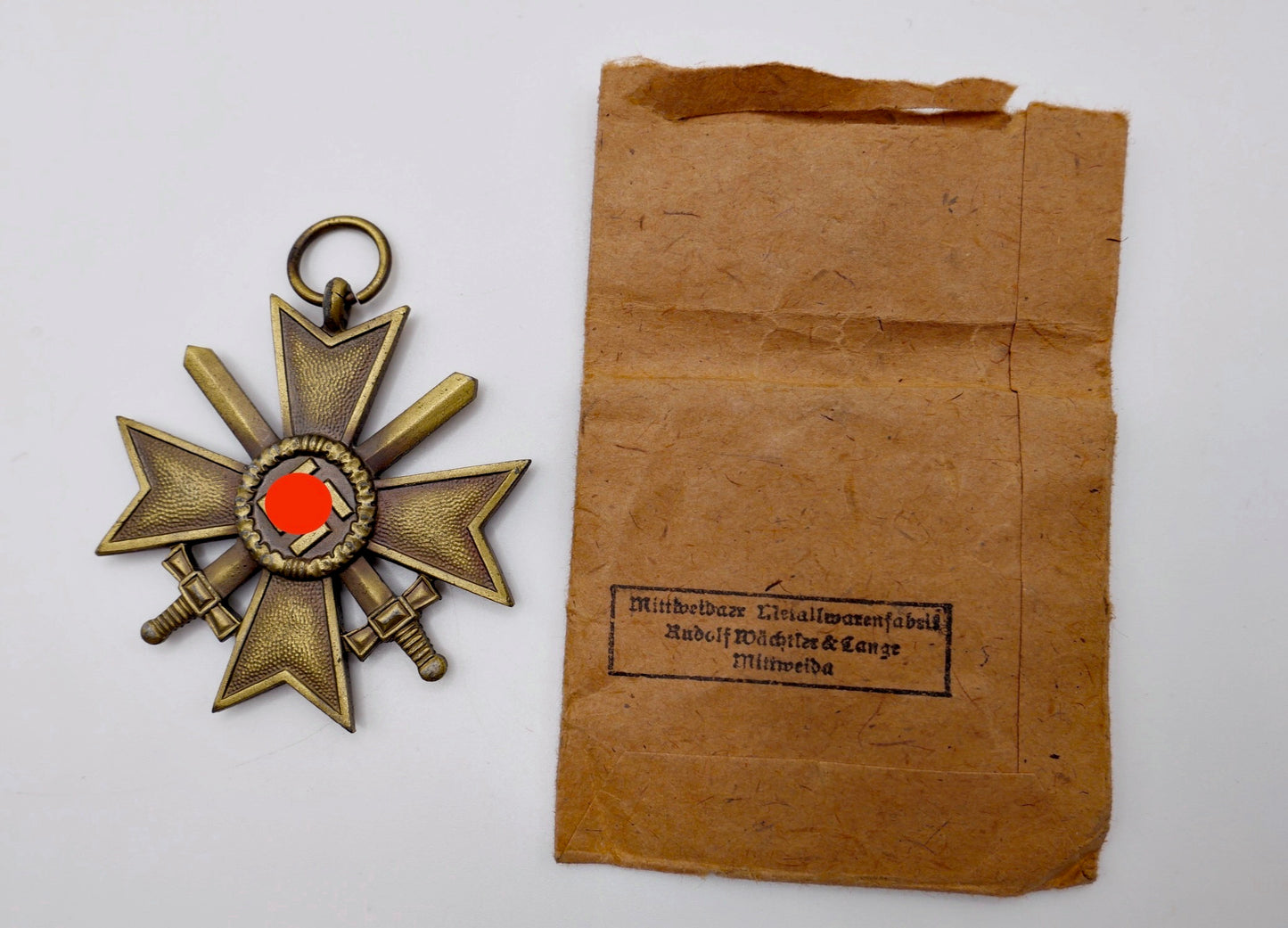 Kriegsverdienstkreuz 2. Klasse 1939 ohne Hersteller mit Schwertern und Verleihungstüte